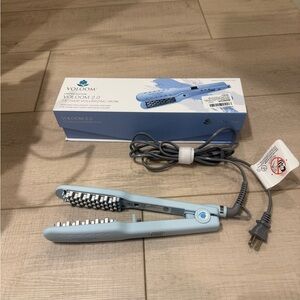 VOLOOM 2.0 Hair Volumizing Iron in Light Blue